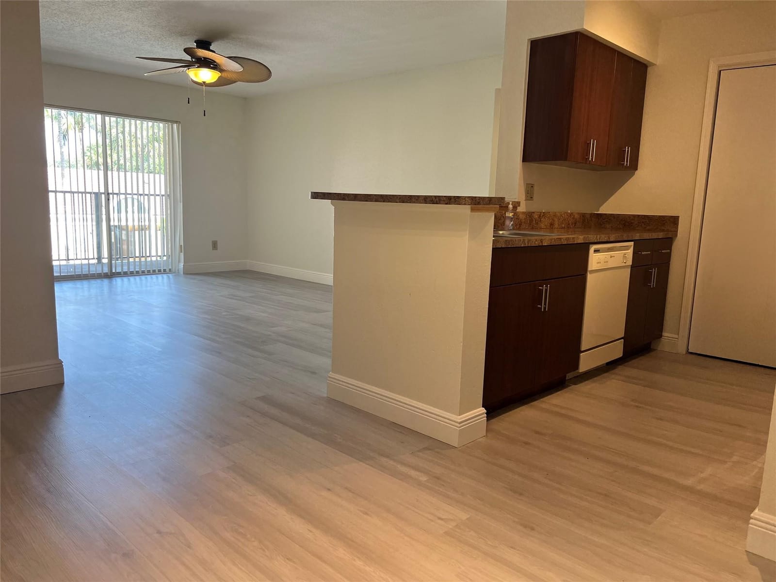 875 Riverside Drive 725 — photo 5