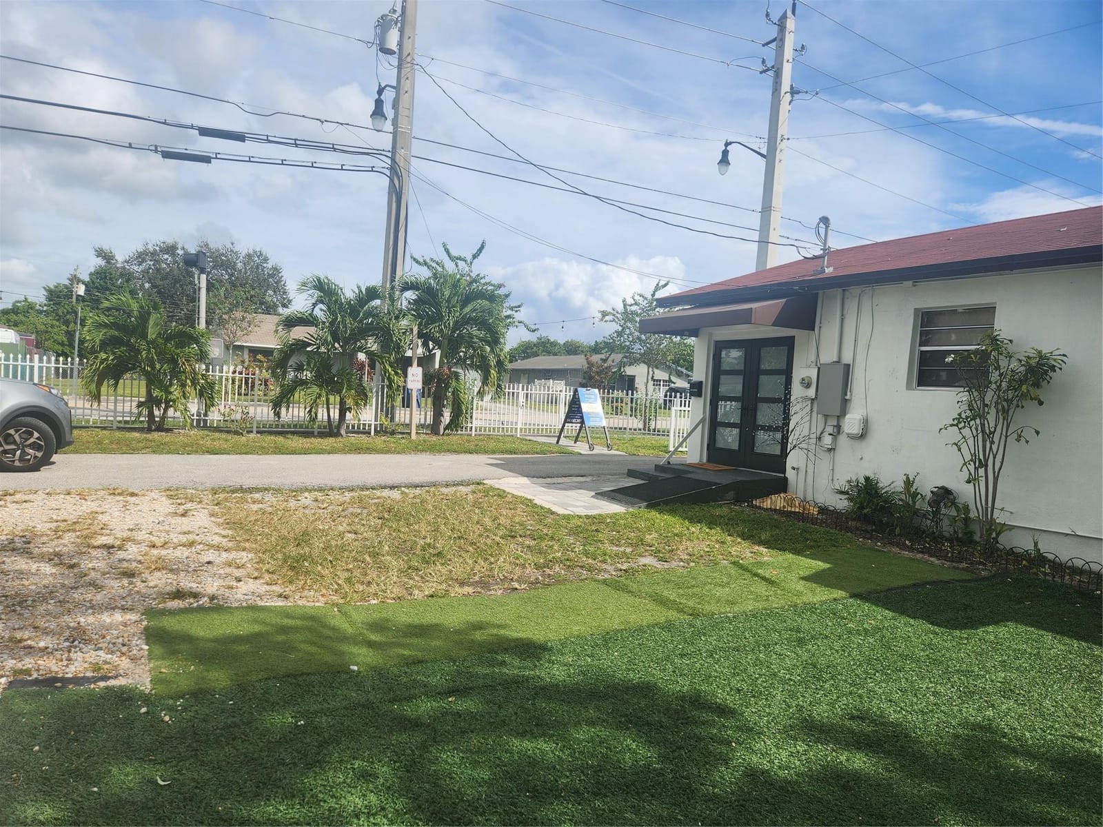 1000 Foster Road — photo 3