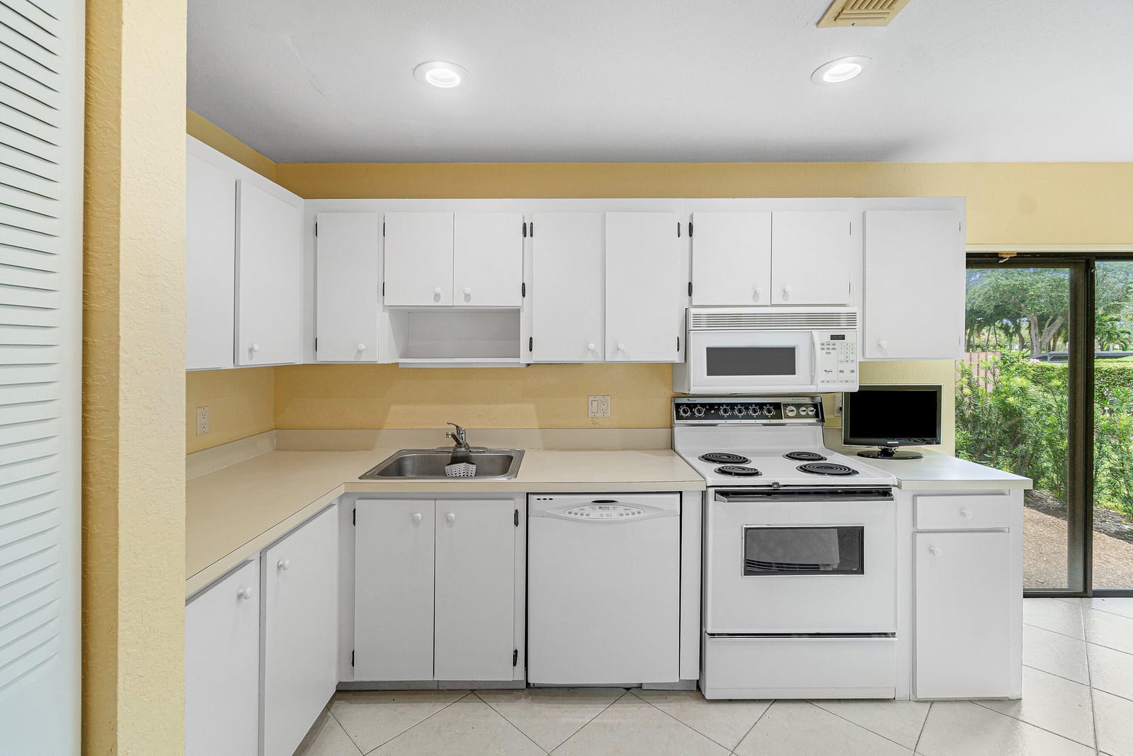 21 Southport Lane C, Boynton Beach, FL 33436 photo 13