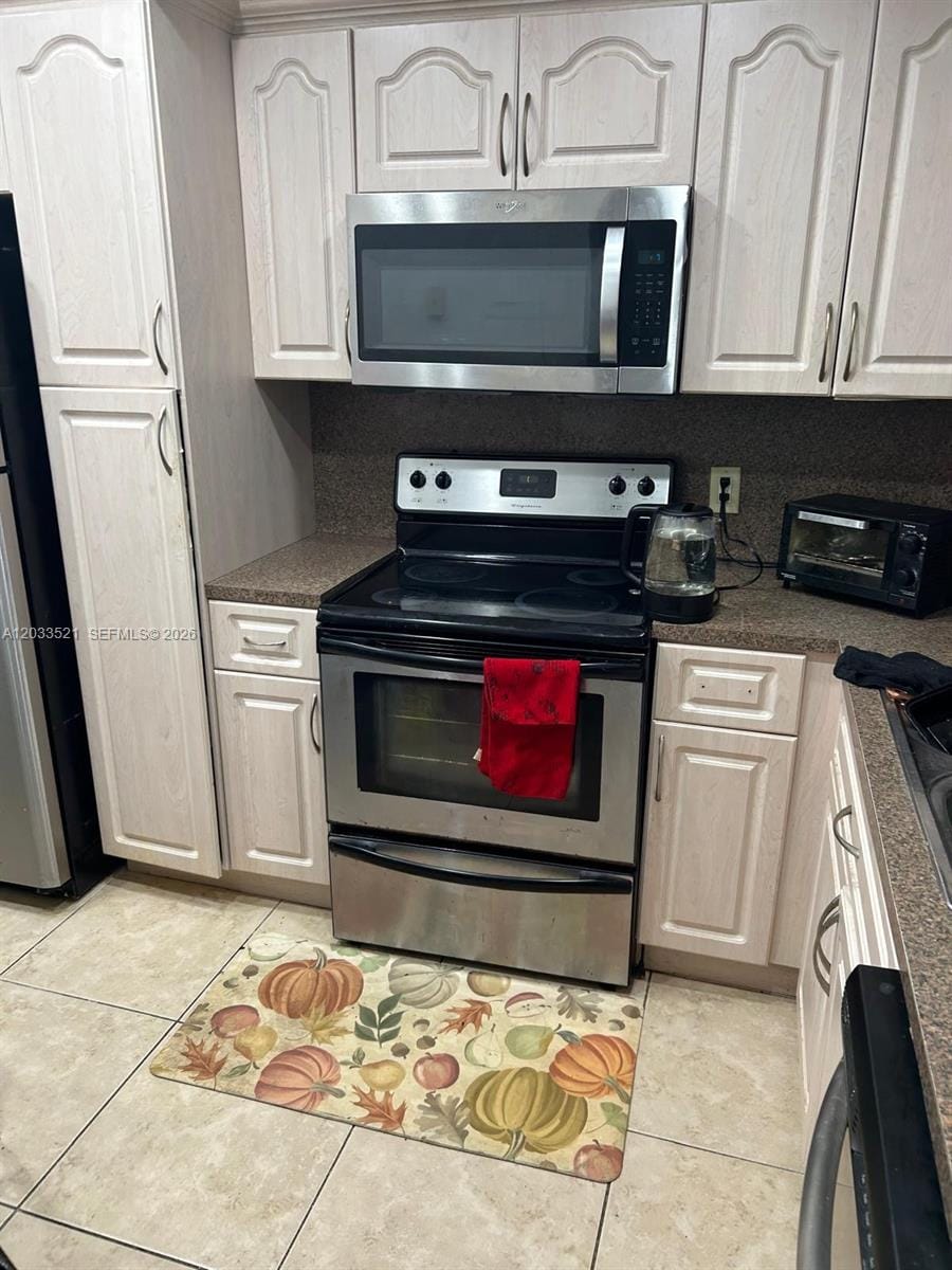 201 Lake Pointe Drive 203, Oakland Park, FL 33309 photo 17