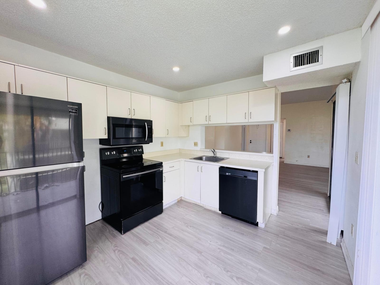 1149 Independence Trail L — photo 1