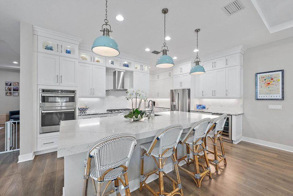 Pending home at 13526 Artisan Circle, Palm Beach Gardens, FL 33418
