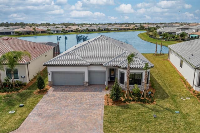 818 SE Courances Drive, Veranda Gardens, Port St. Lucie, FL