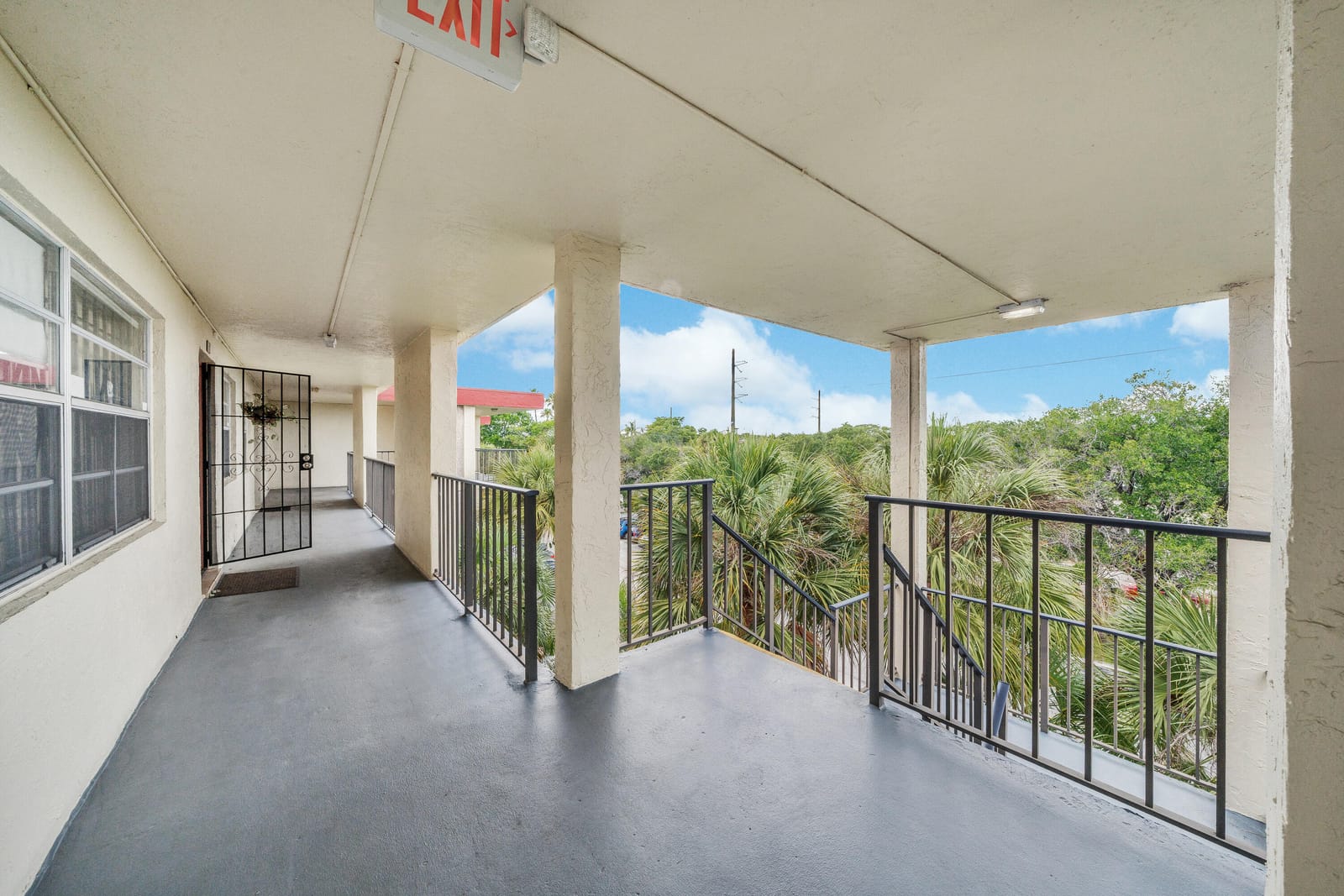3070 NW 48th Terrace 405, Lauderdale Lakes, FL 33313 photo 2