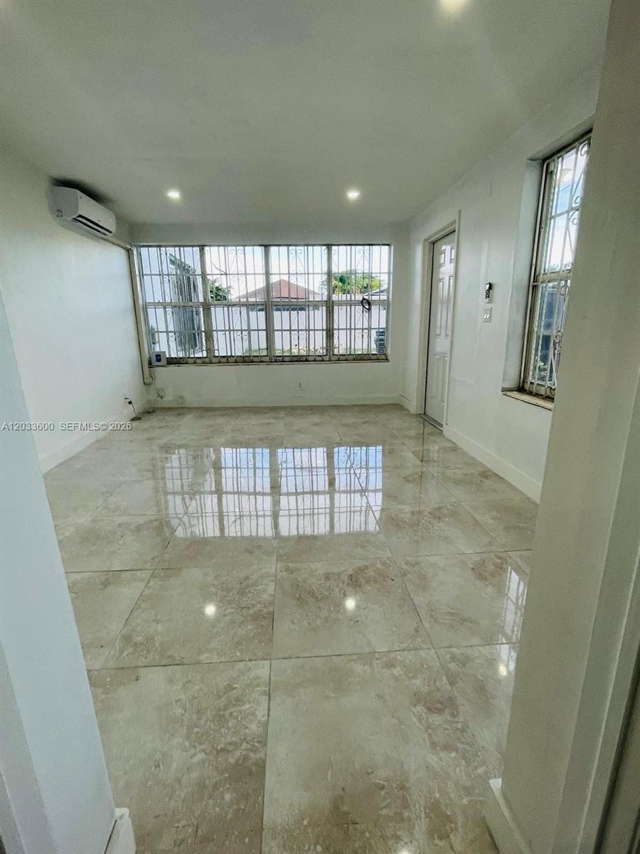 2437 NW 98th Street — photo 5