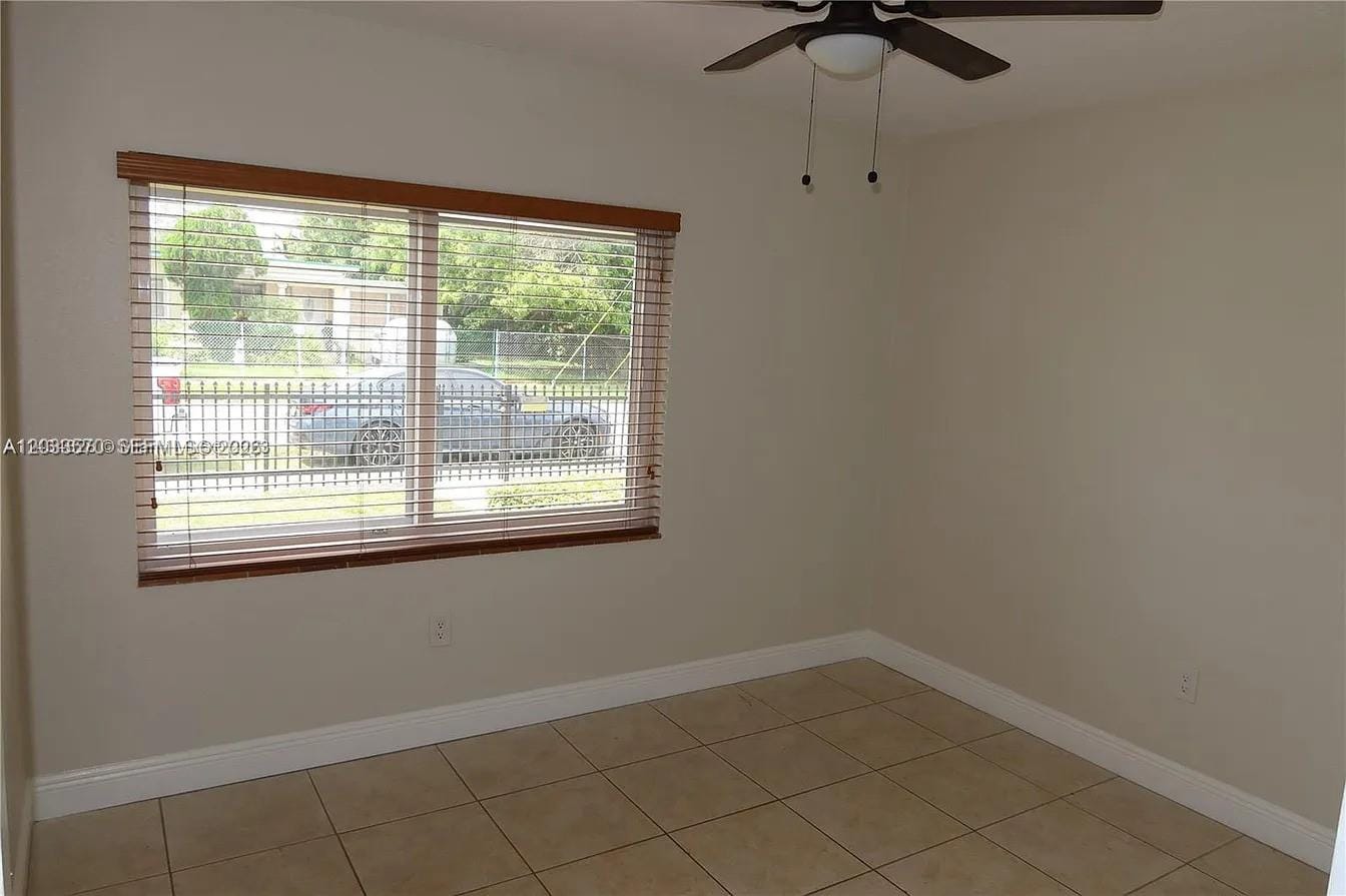 5401 SW 2nd Street — photo 3