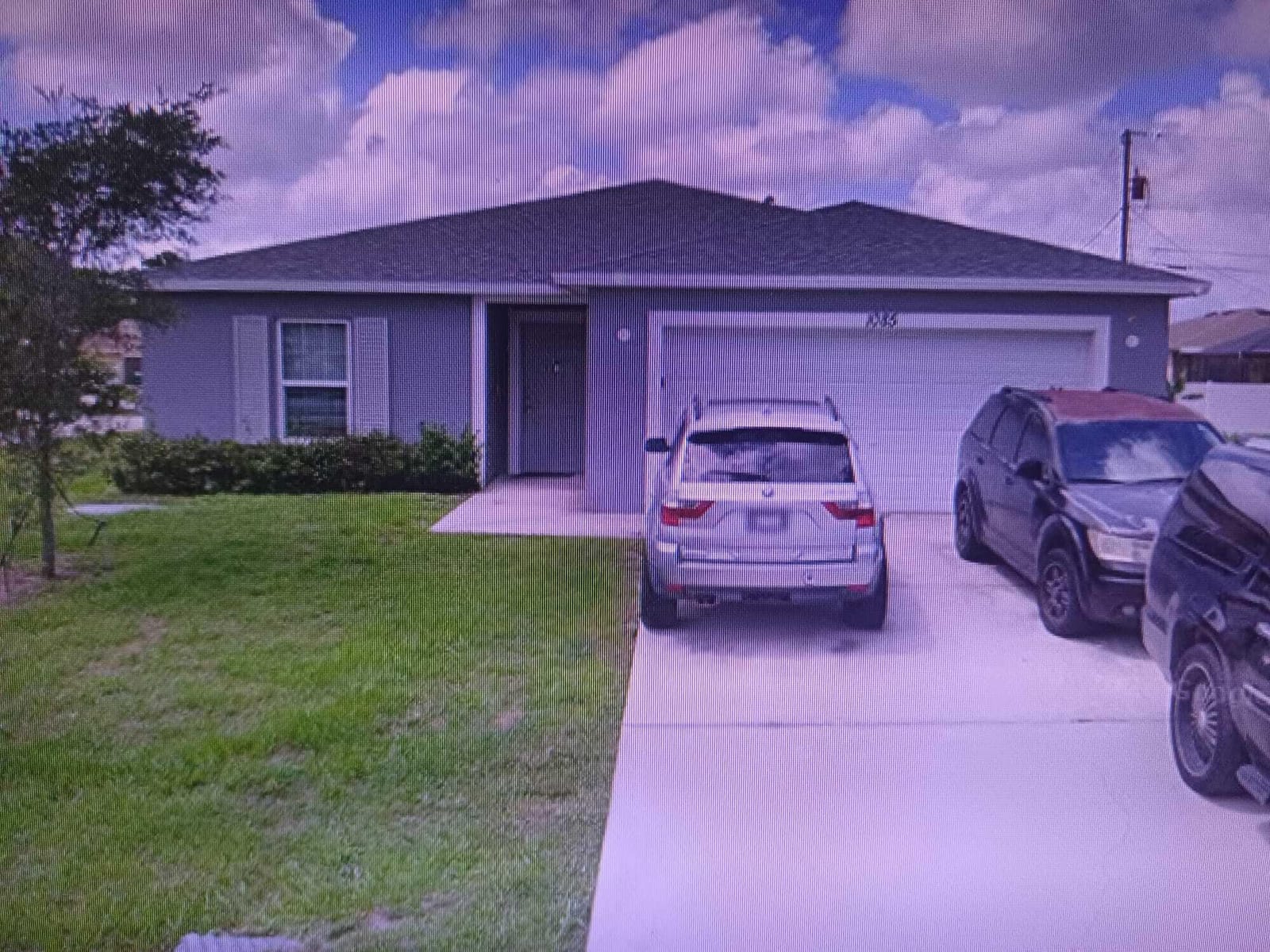 1085 SW Firestone Avenue — photo 2