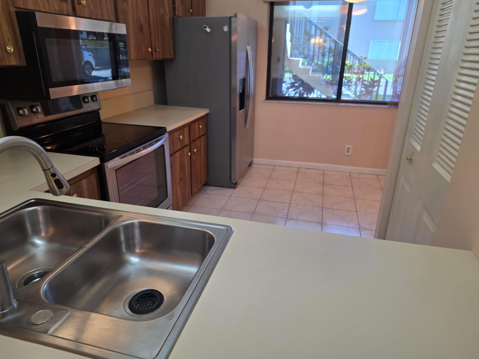 170 SE 7th Street SE 301 — photo 6