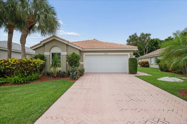 10884 Royal Caribbean Circle, Majestic Isles, Boynton Beach, FL