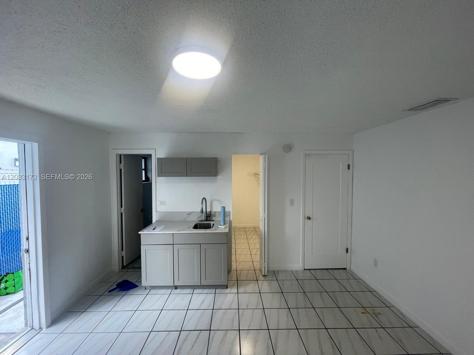 1717 NW 16th Street B, Miami, FL 33125, Miami