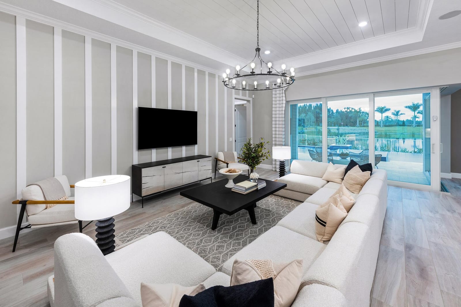 10470 SW Highpointe Drive 127 — photo 8