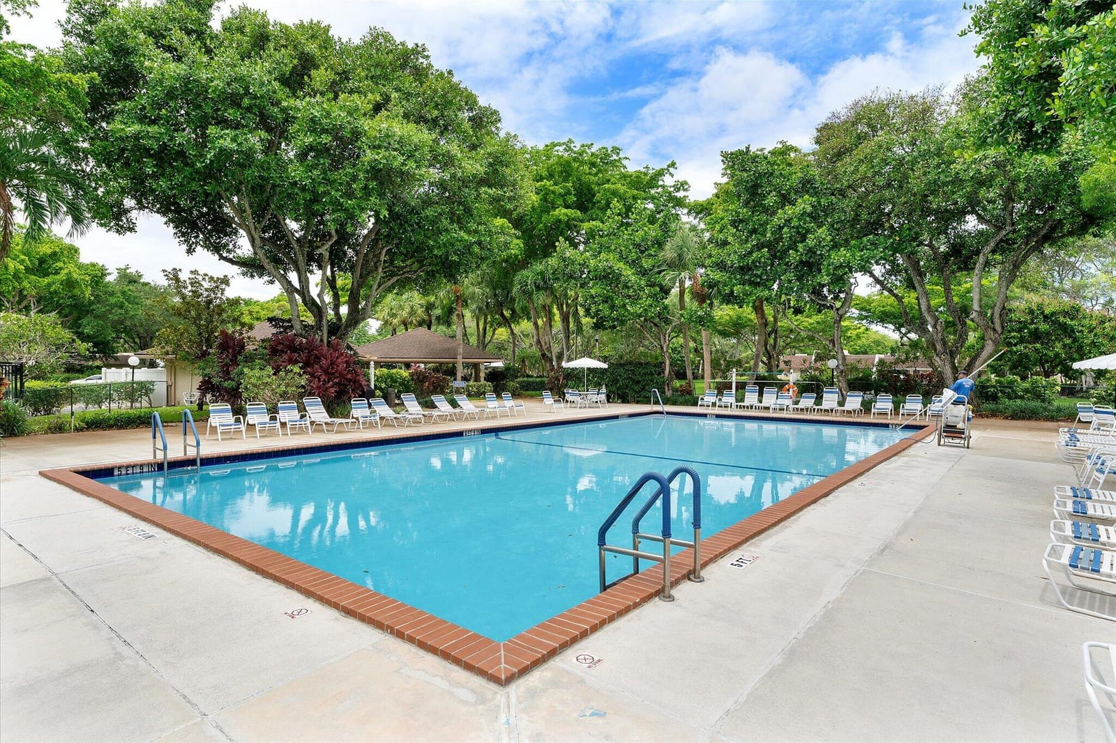 3900 Oaks Clubhouse Drive 110, Pompano Beach, FL 33069 photo 29