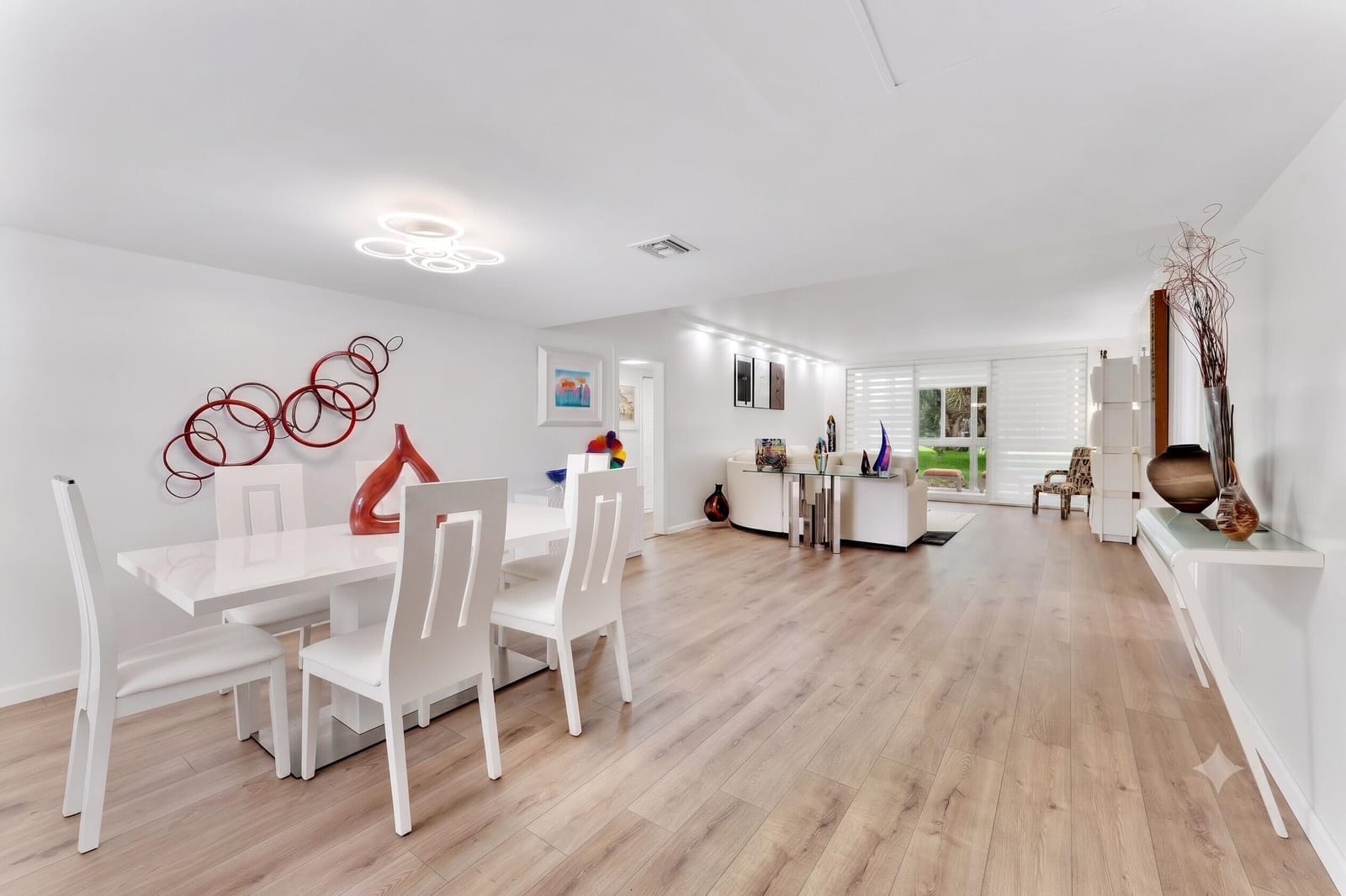 3900 Oaks Clubhouse Drive 110, Pompano Beach, FL 33069 photo 5