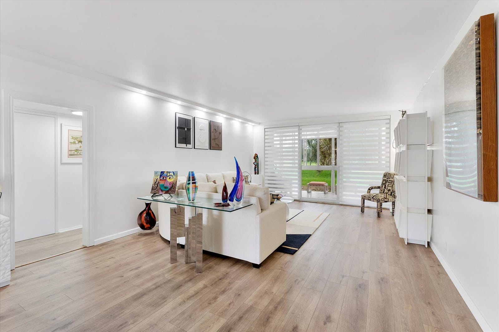 3900 Oaks Clubhouse Drive 110, Pompano Beach, FL 33069 photo 6