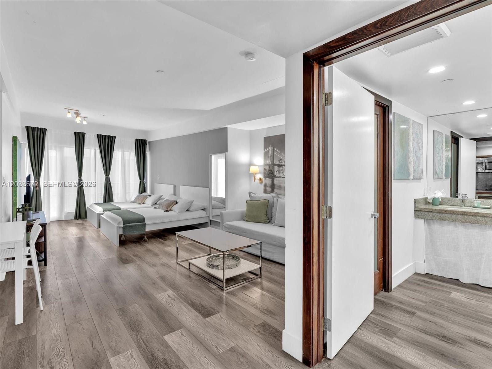 1052 Ocean Drive C203, Miami Beach, FL 33139 photo 13