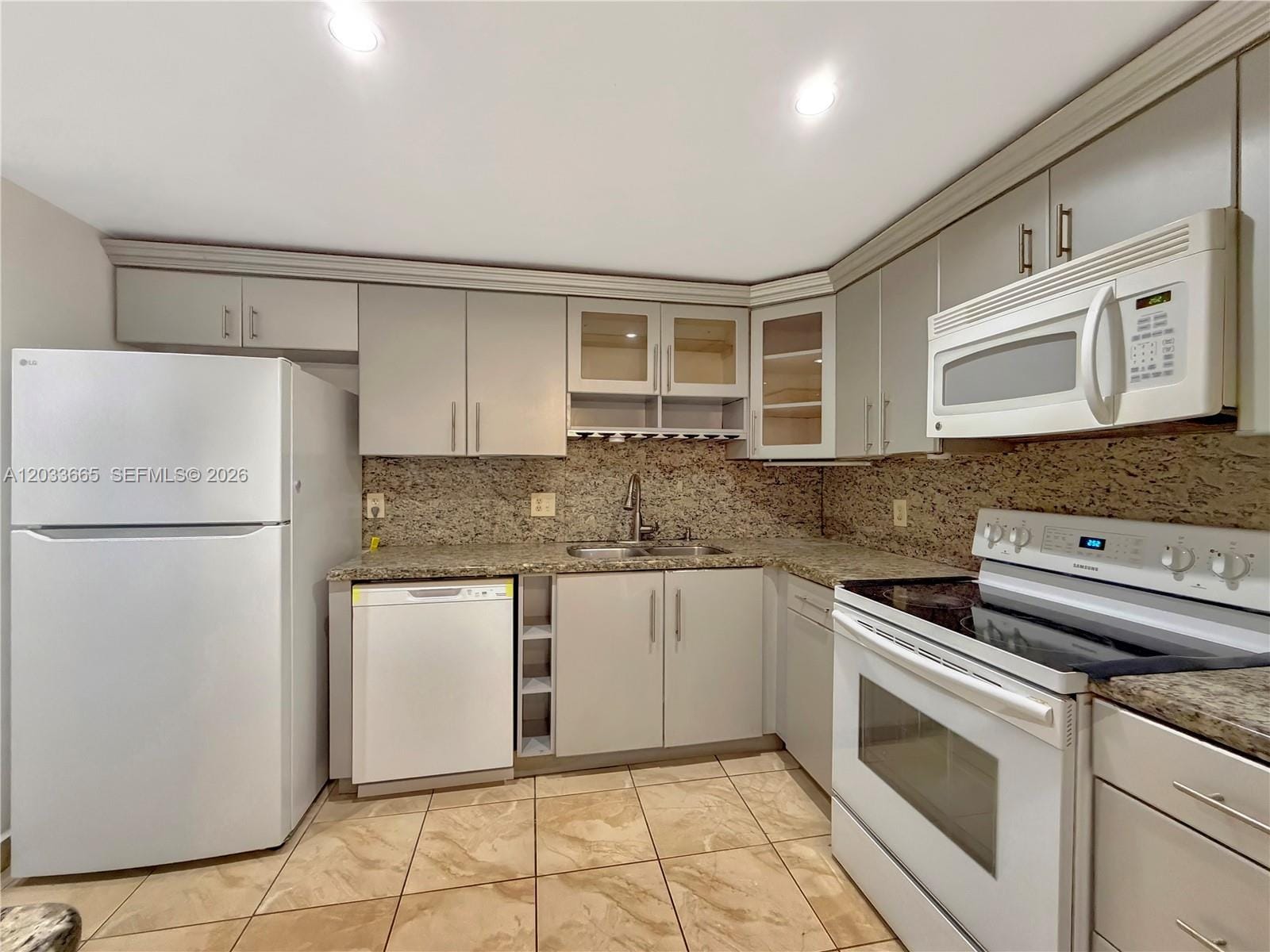 3641 Oaks Clubhouse Drive 201 — photo 12