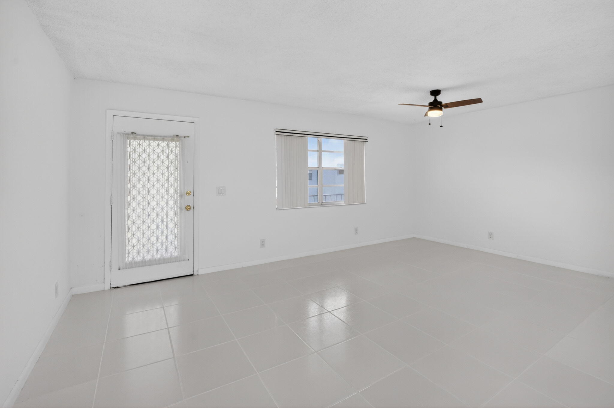265 Burgundy F — photo 11