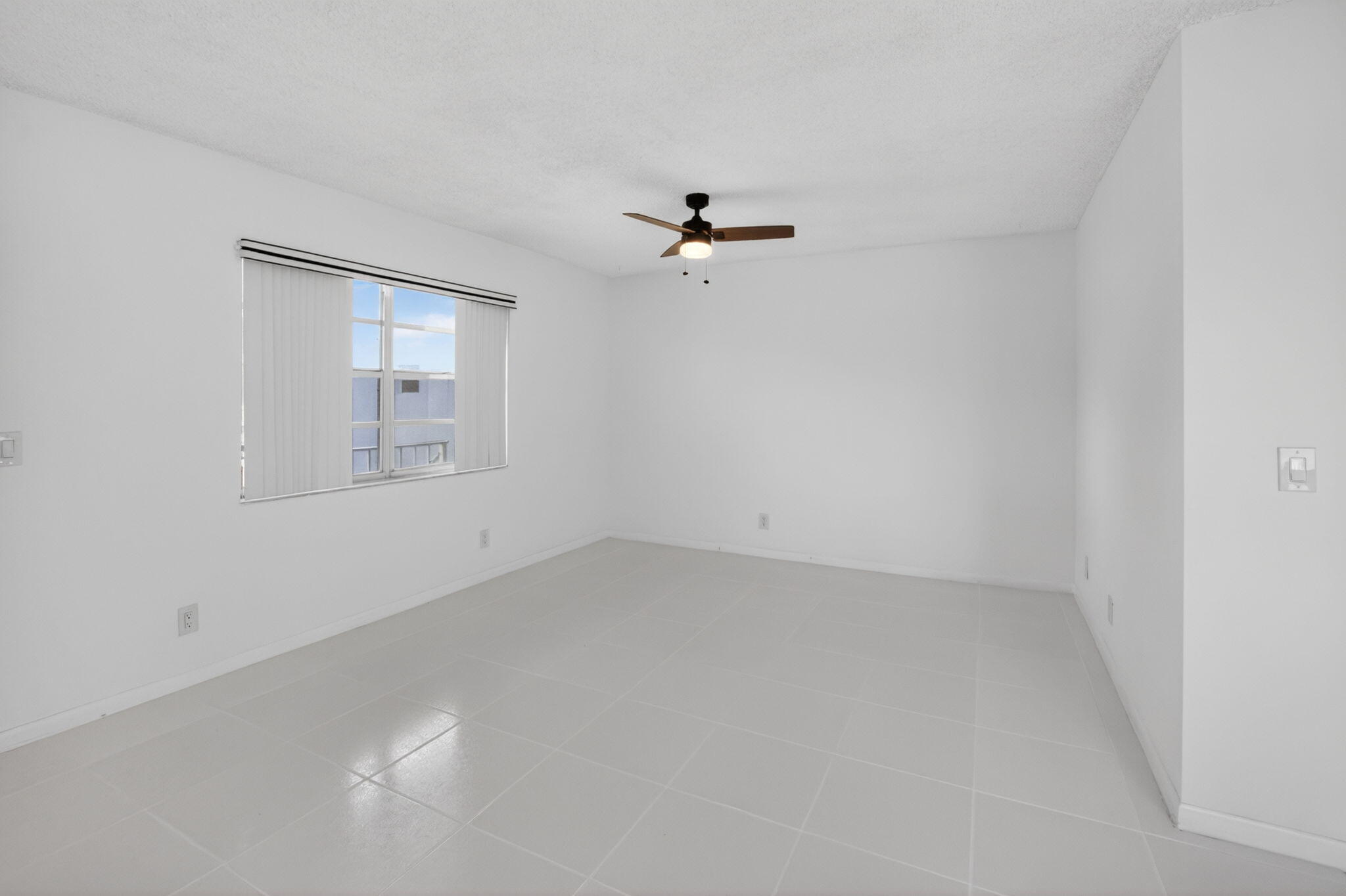 265 Burgundy F — photo 12