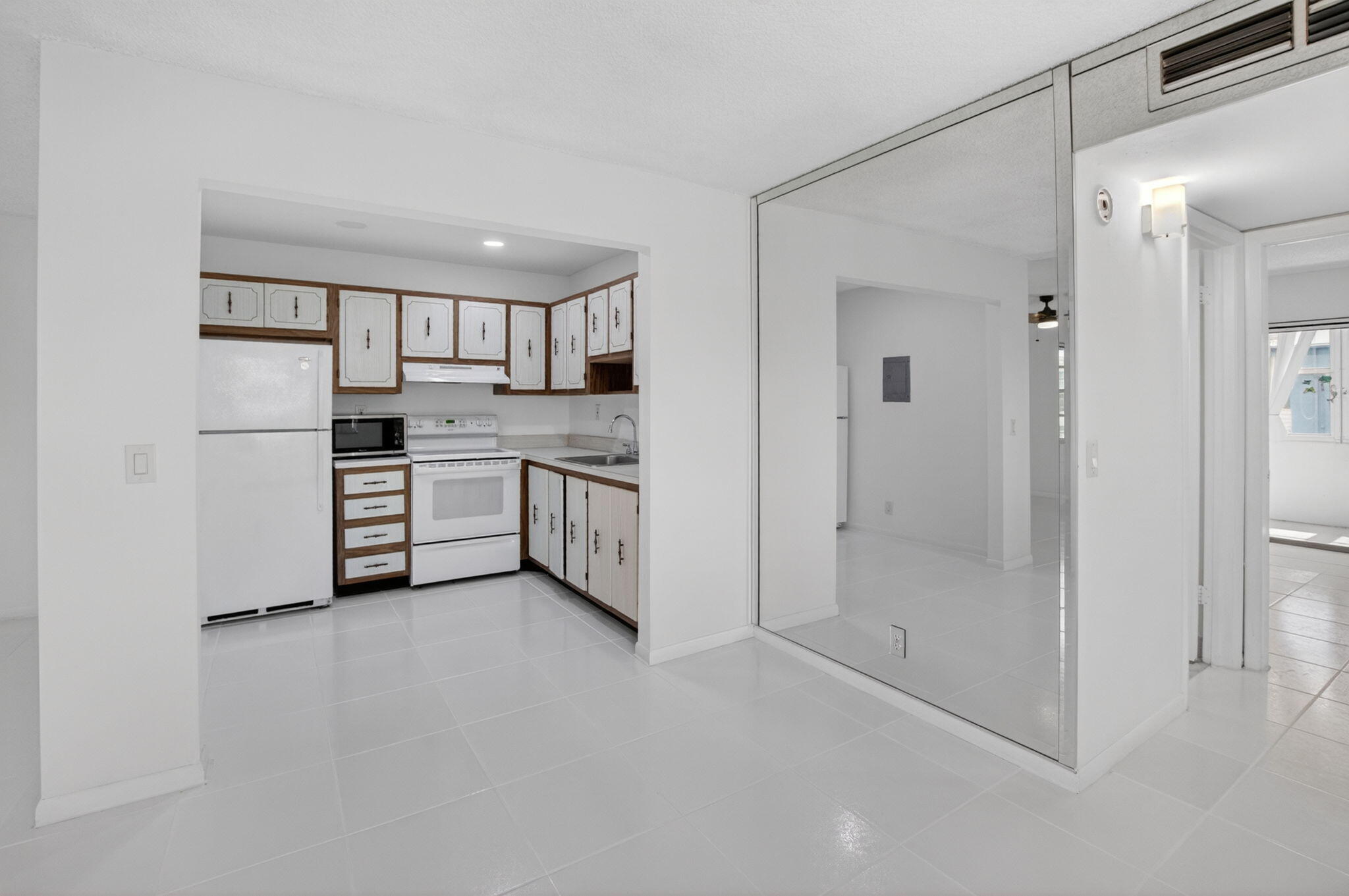 265 Burgundy F, Delray Beach, FL 33484 photo 14