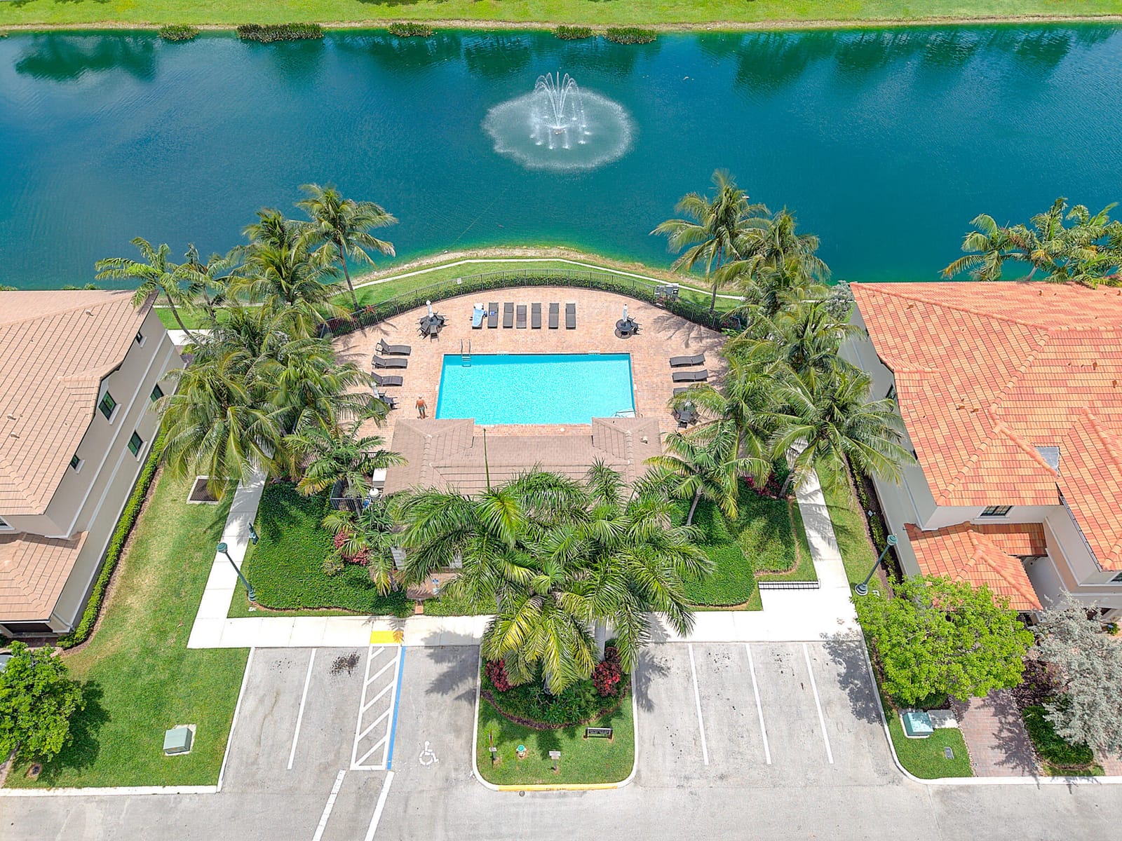 4236 N Dixie Highway 132, Oakland Park, FL 33334 photo 2