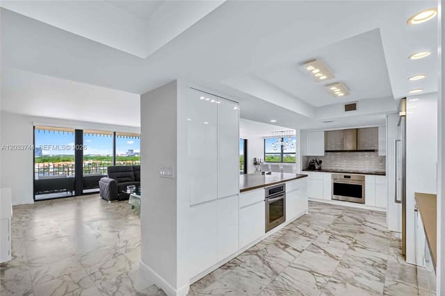2 Grove Isle Drive B1210, Miami, FL 33133
