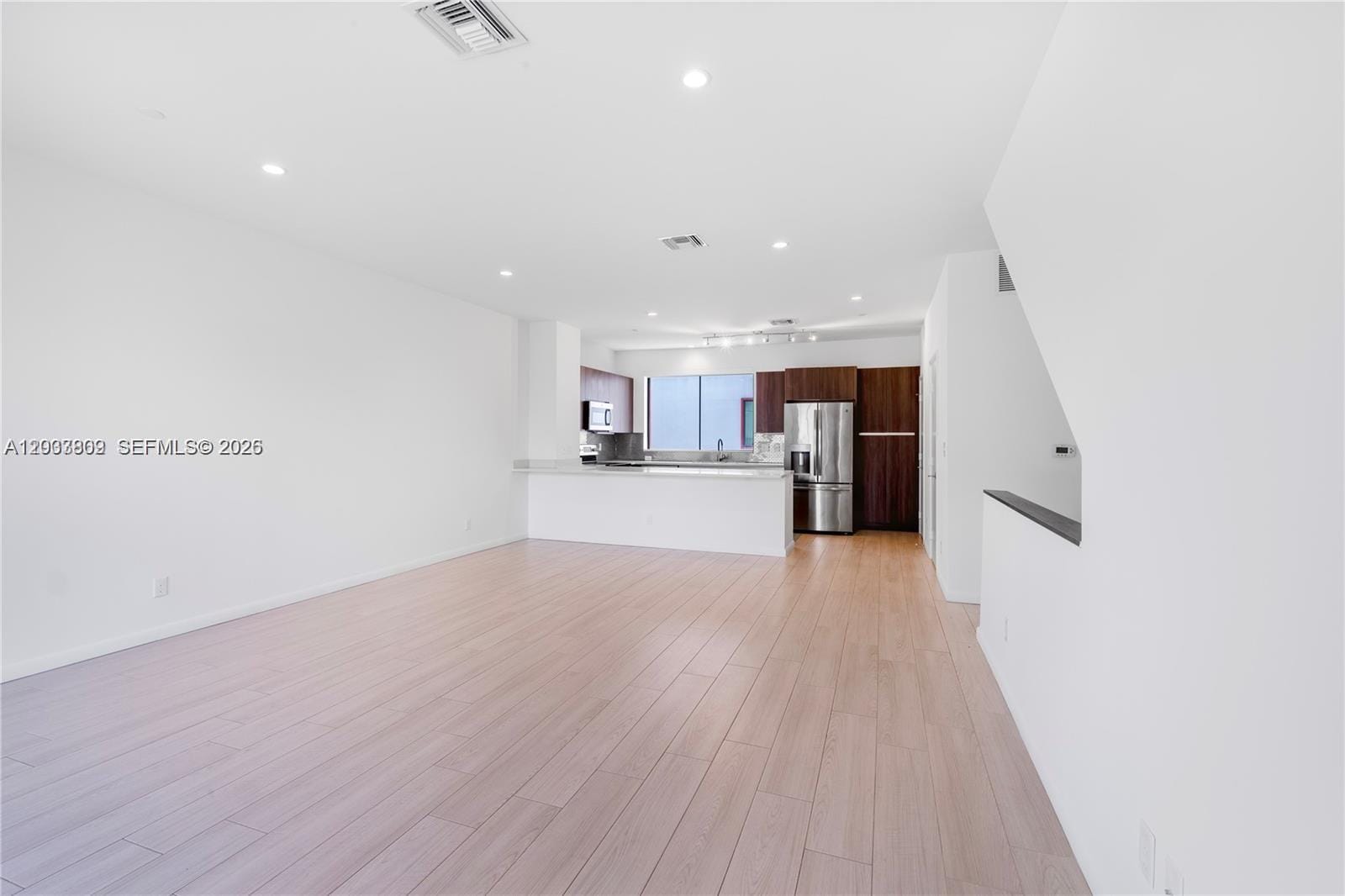 113 NE 6 Street 4617 — photo 5