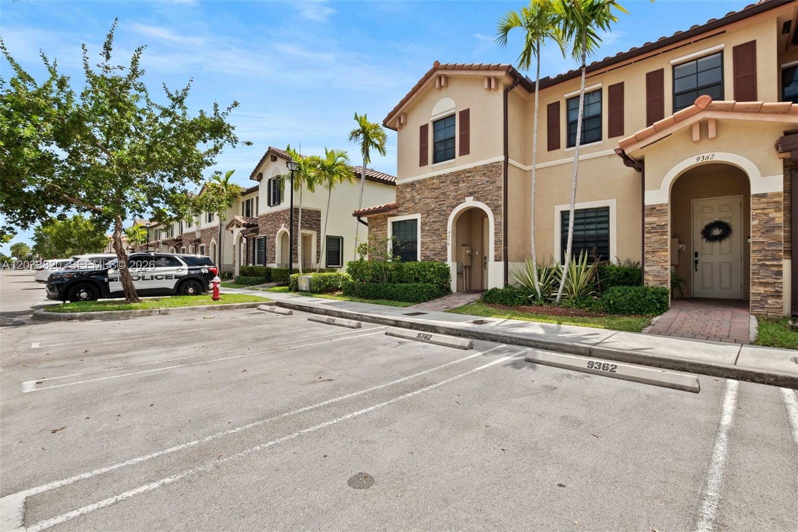 9362 W 33rd Lane, Hialeah, FL 33018 photo 2
