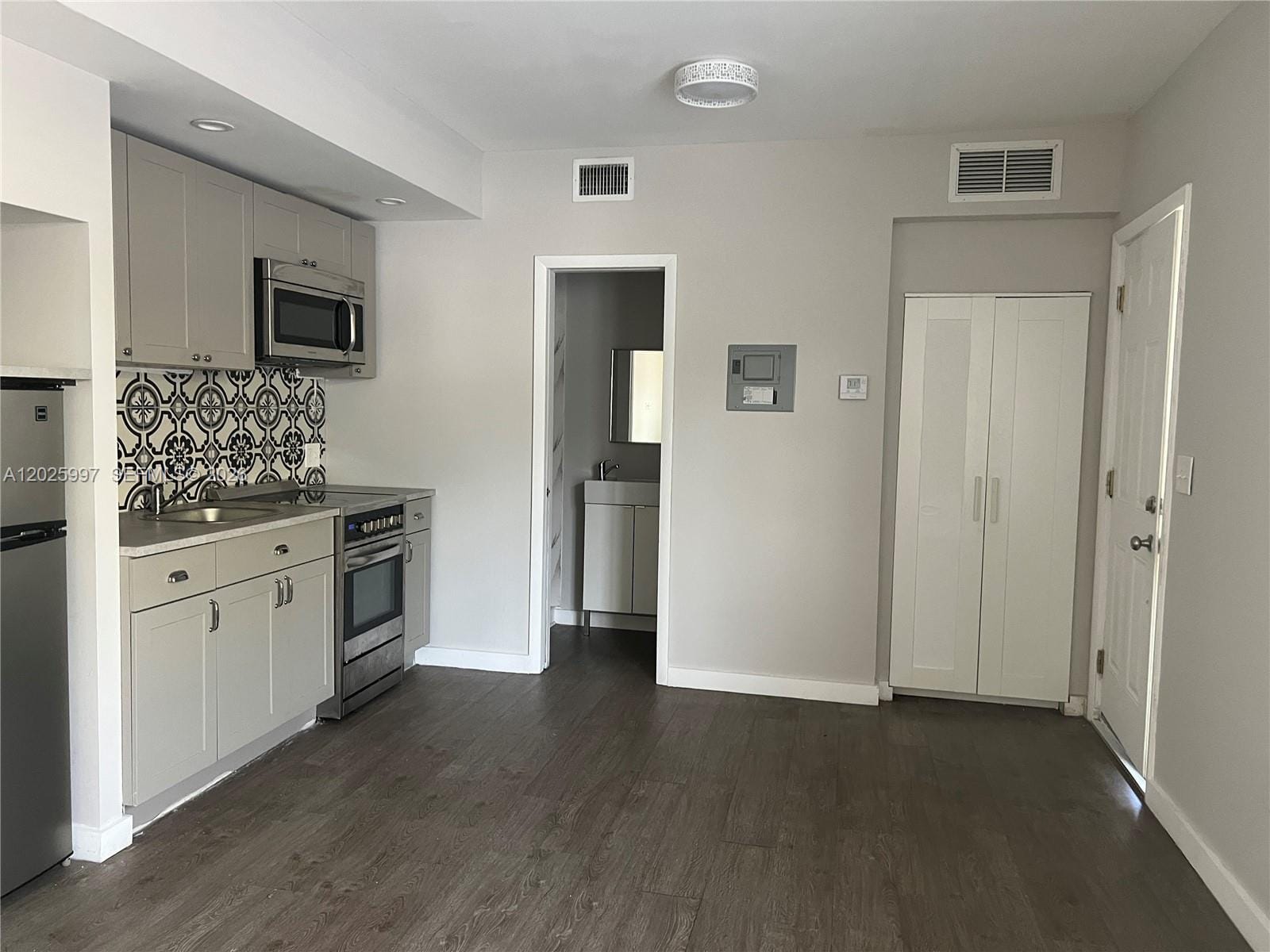 2932 NW 16th Avenue 2A — photo 2