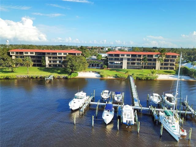 624 SW Saint Lucie Crescent 304, Stuart, FL 34994