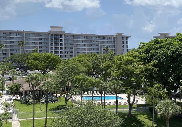 2671 S Course Drive 602, Palm Aire Country Club, Pompano Beach, FL