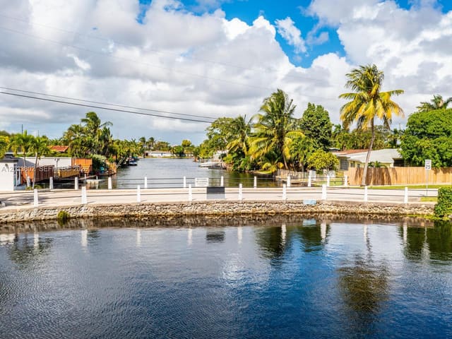 2856 NW 10th Avenue, Wilton Manors, FL 33311