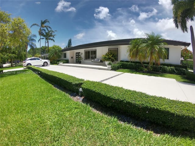14500 SW 84th Avenue, Paris Manor West, Palmetto Bay, FL