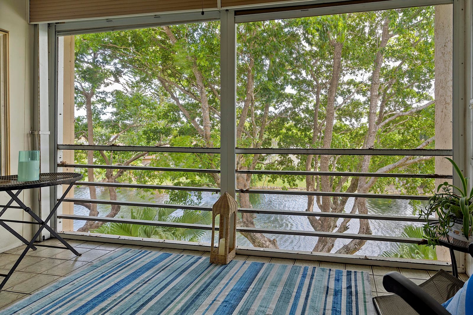 9370 Sunrise Lakes Boulevard 304, Sunrise, FL 33322