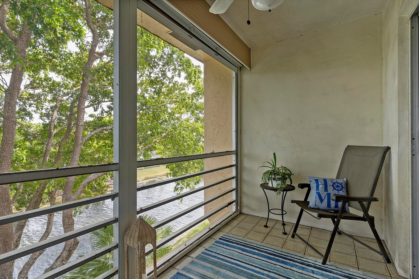 9370 Sunrise Lakes Boulevard 304, Sunrise, FL 33322 photo 2