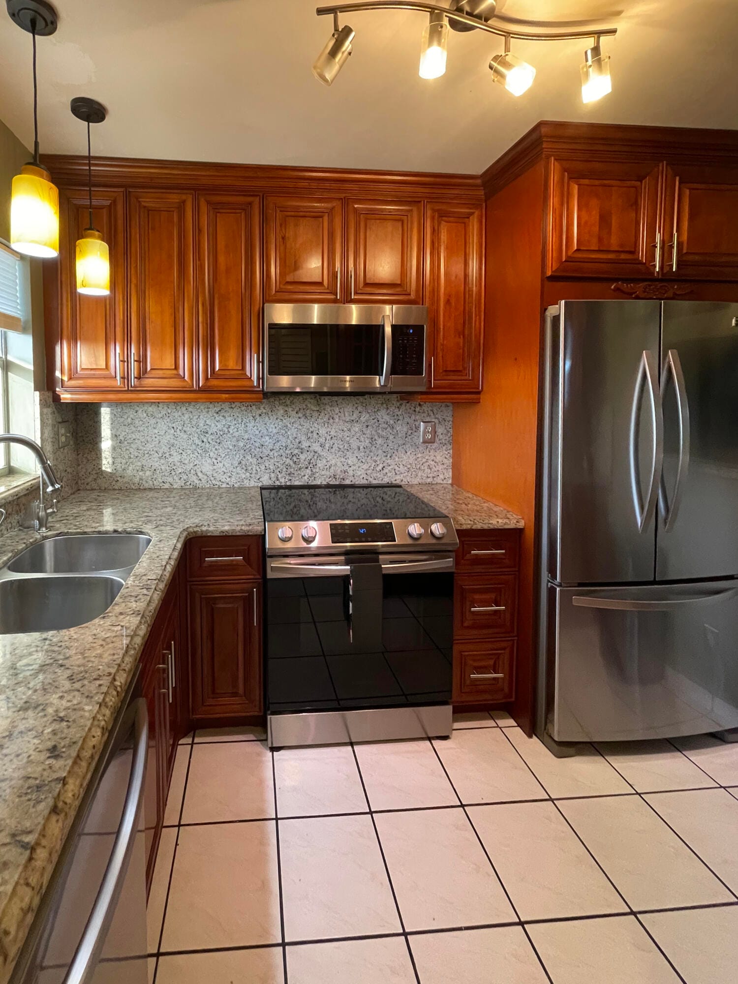 9370 Sunrise Lakes Boulevard 304, Sunrise, FL 33322 photo 4