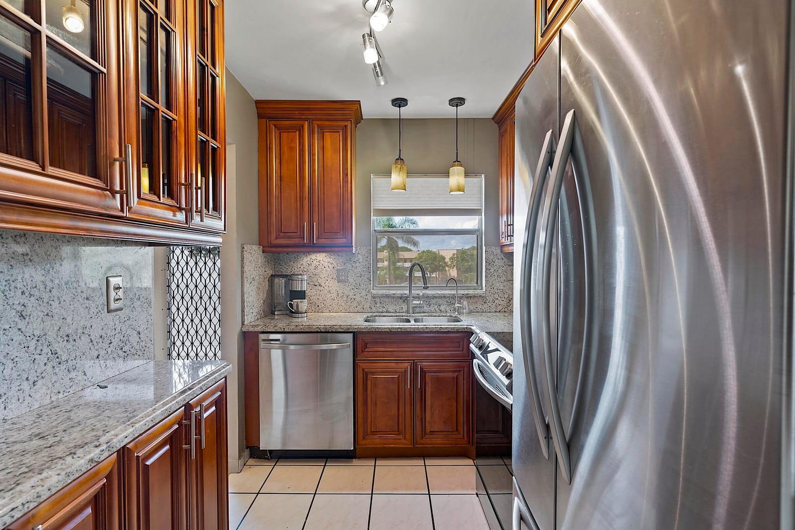 9370 Sunrise Lakes Boulevard 304, Sunrise, FL 33322 photo 7