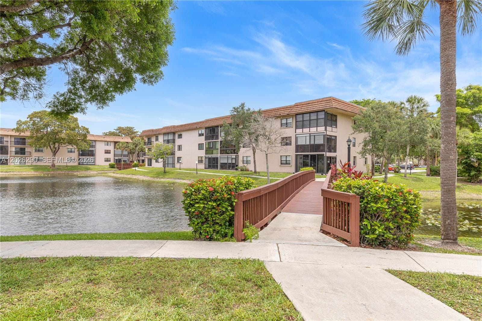 4950 E Sabal Palm Boulevard 106 — photo 1