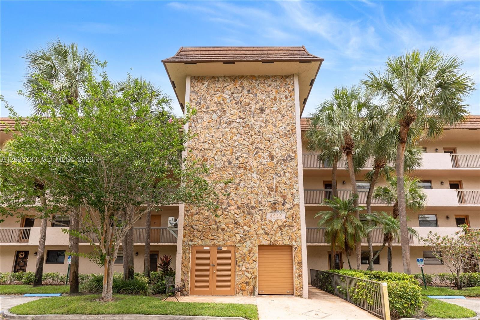 4950 E Sabal Palm Boulevard 106 — photo 2