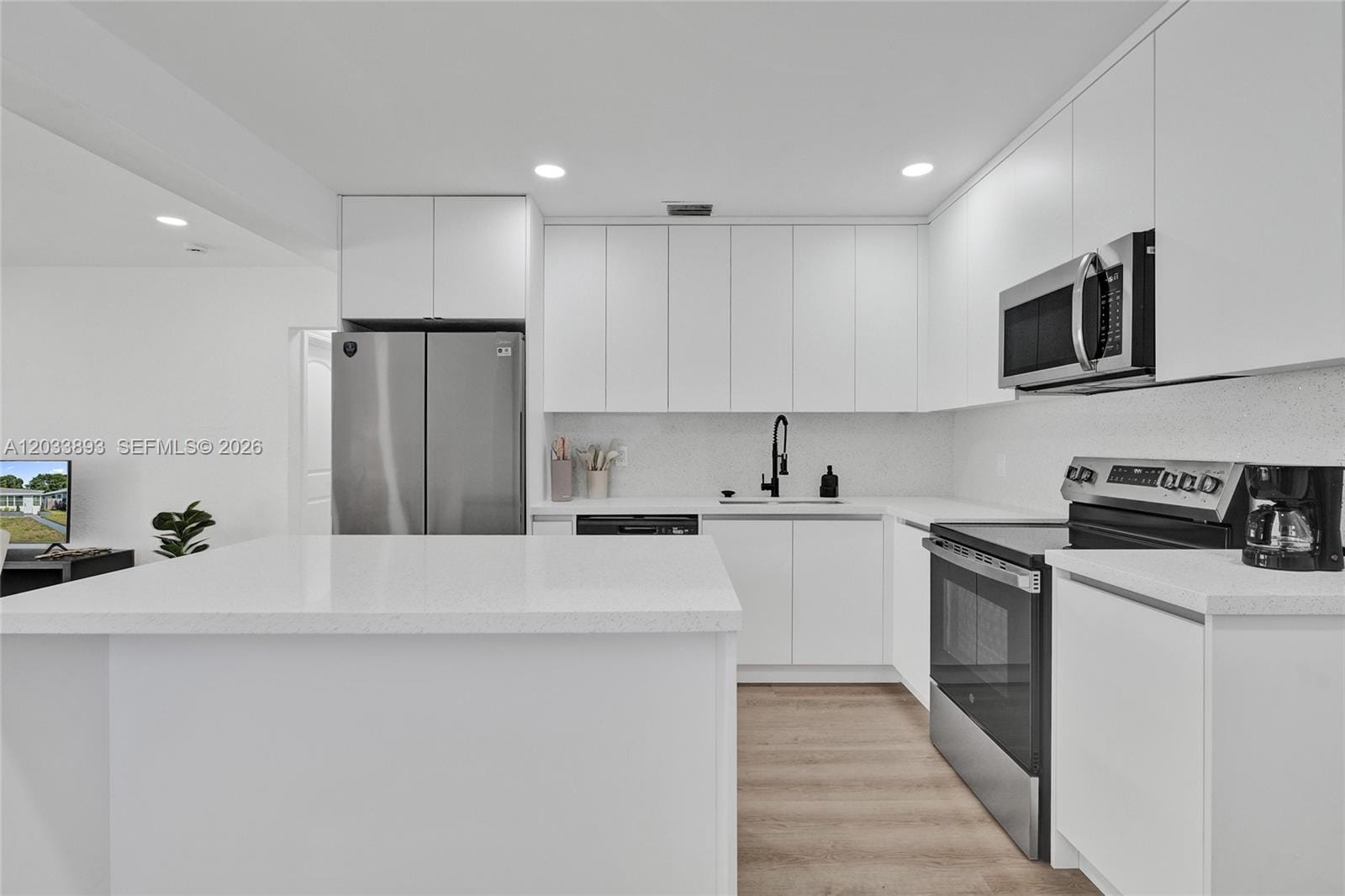 1115 NW 1st Avenue — photo 1