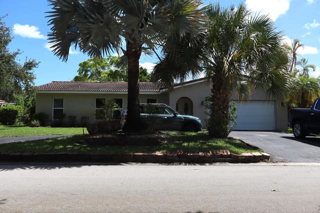 10240 NW 17th Street, Coral Springs, FL 33071