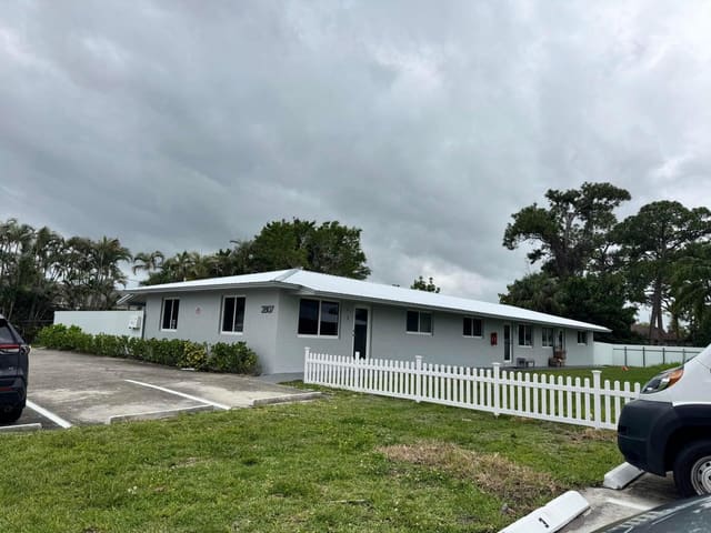 2785 Reo Lane 1, Palm Springs, FL 33461
