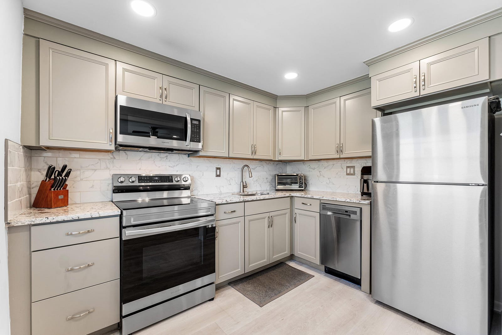 340 NW 19th Street 2020, Boca Raton, FL 33432 photo 2