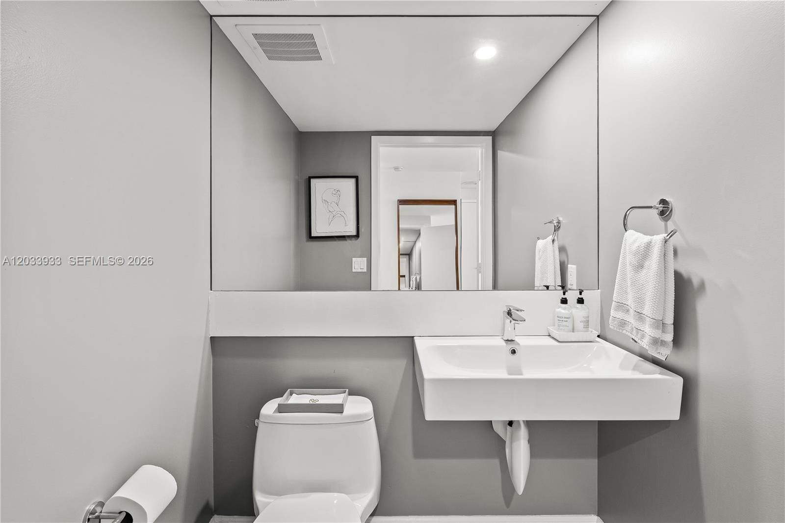 901 Brickell Key Boulevard 2206, Miami, FL 33131 photo 5