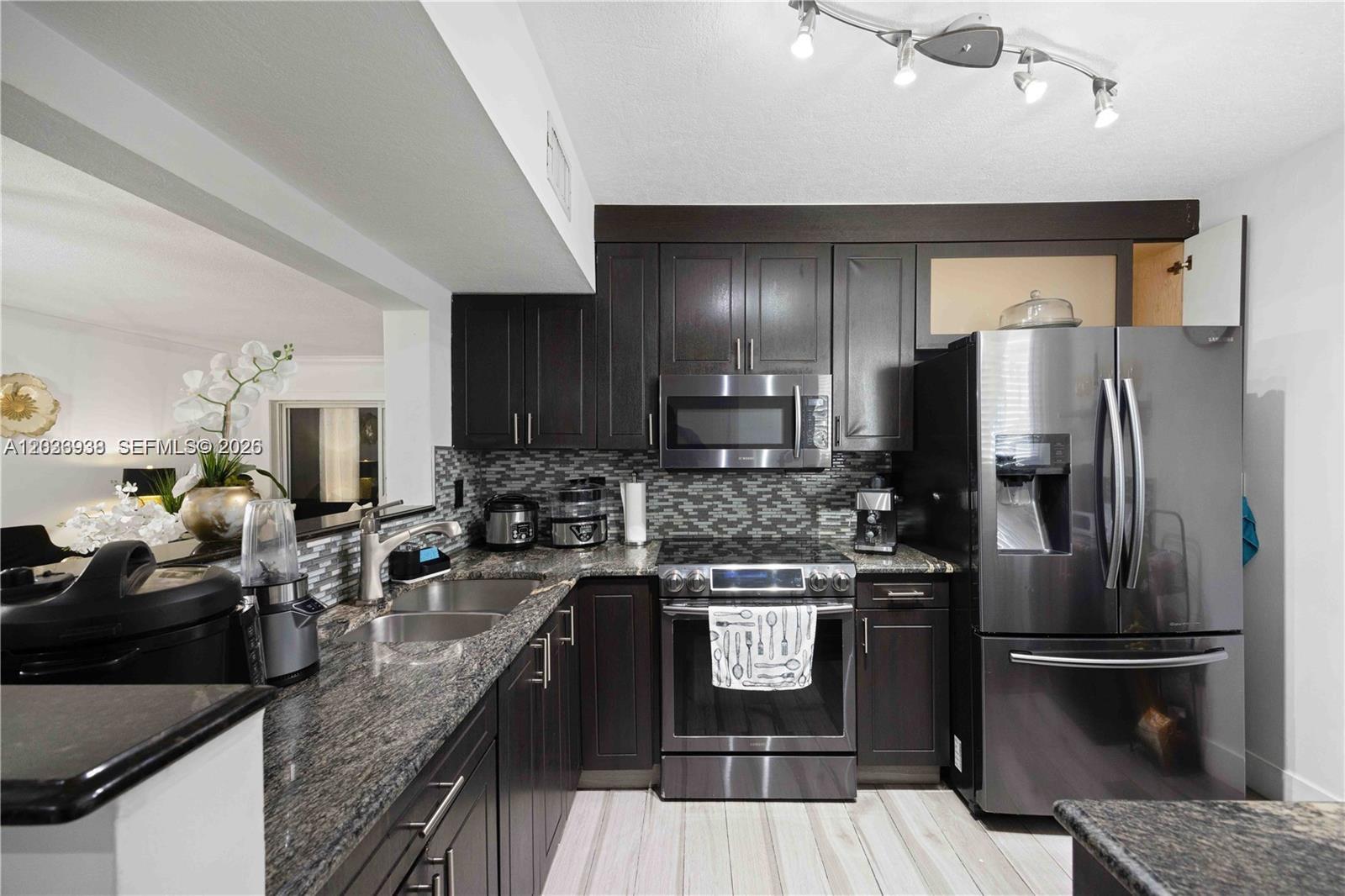 12505 NW 11th Lane 109, Miami, FL 33182, Miami