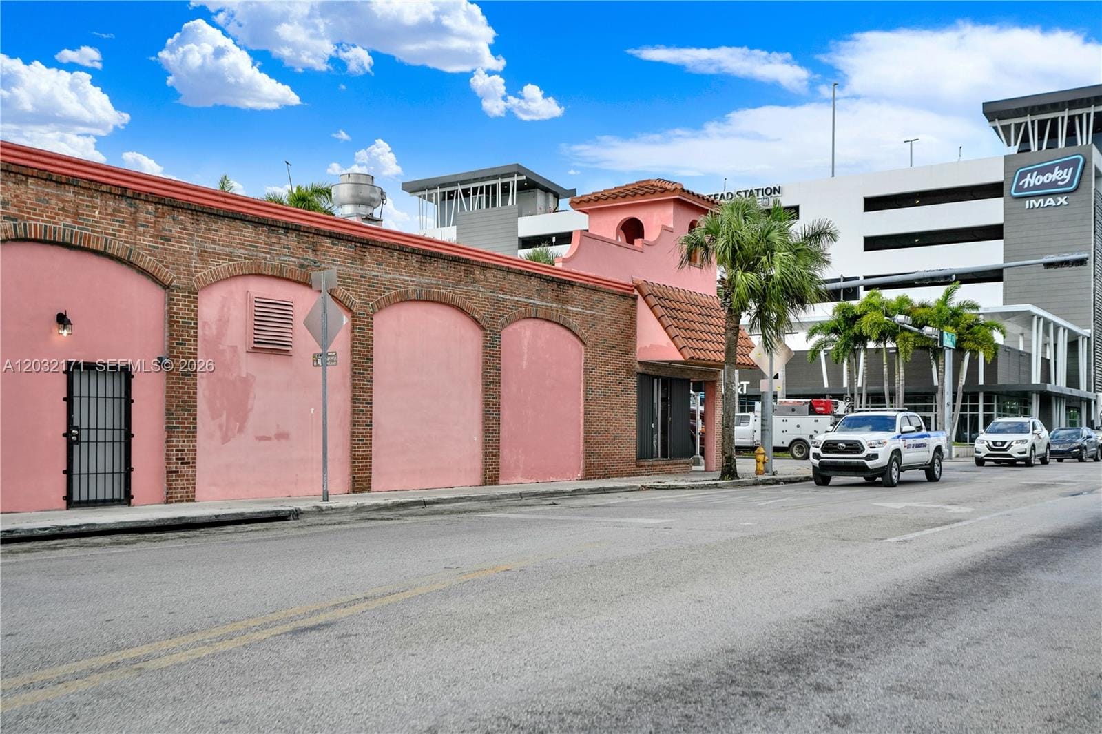 1 S Krome Avenue — photo 6