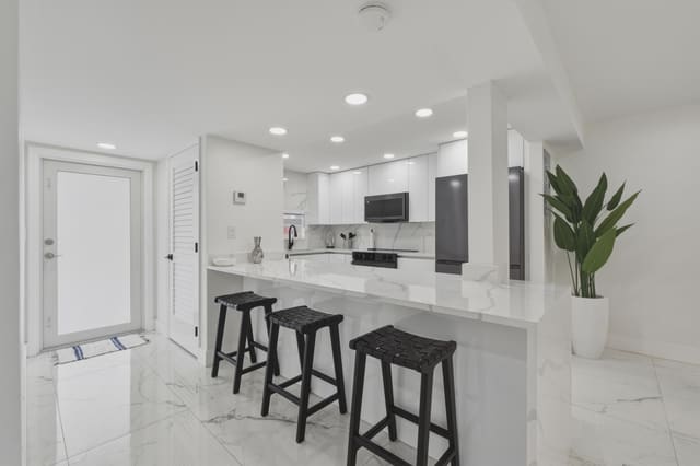 9523 N Hollybrook Lake Drive 103, Hollybrook Golf And Tennis Club, Pembroke Pines, FL
