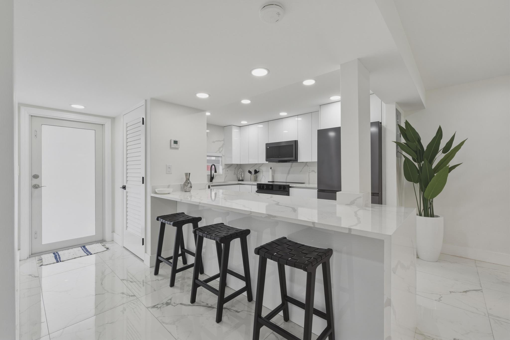 9523 N Hollybrook Lake Drive 103, Pembroke Pines, FL 33025, Pembroke Pines
