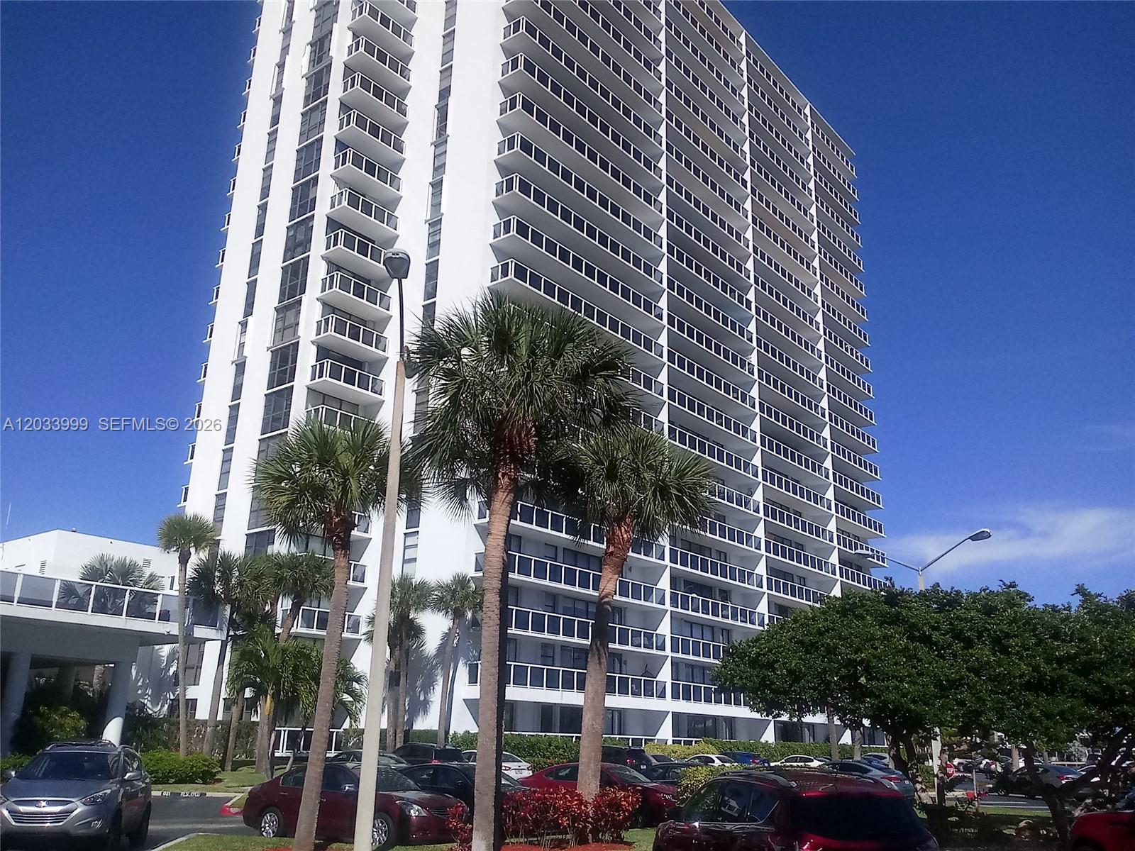 20505 E Country Club Drive 237, Aventura, FL 33180, Aventura