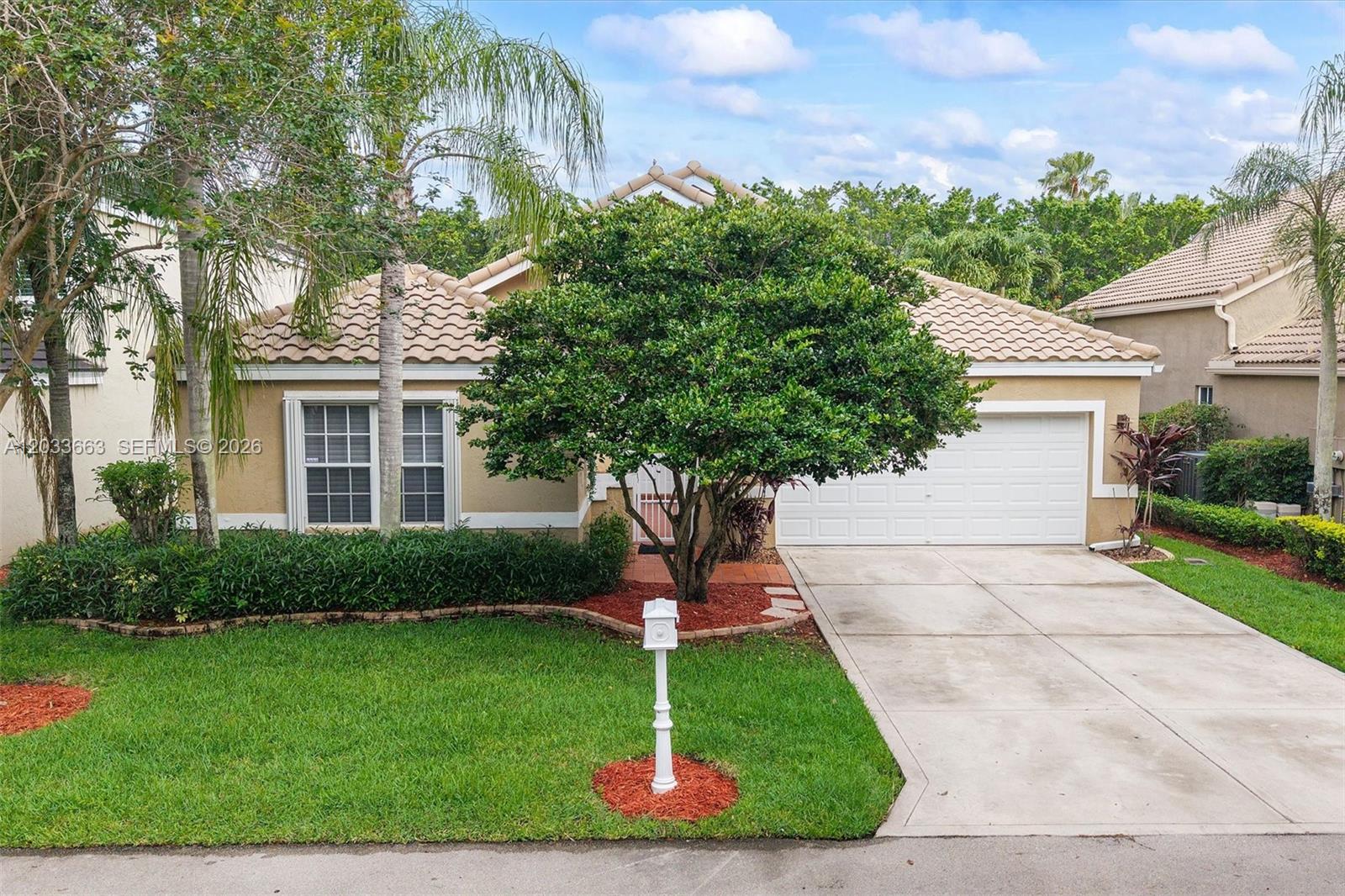 2013 Island Circle, Weston, FL 33326, Weston