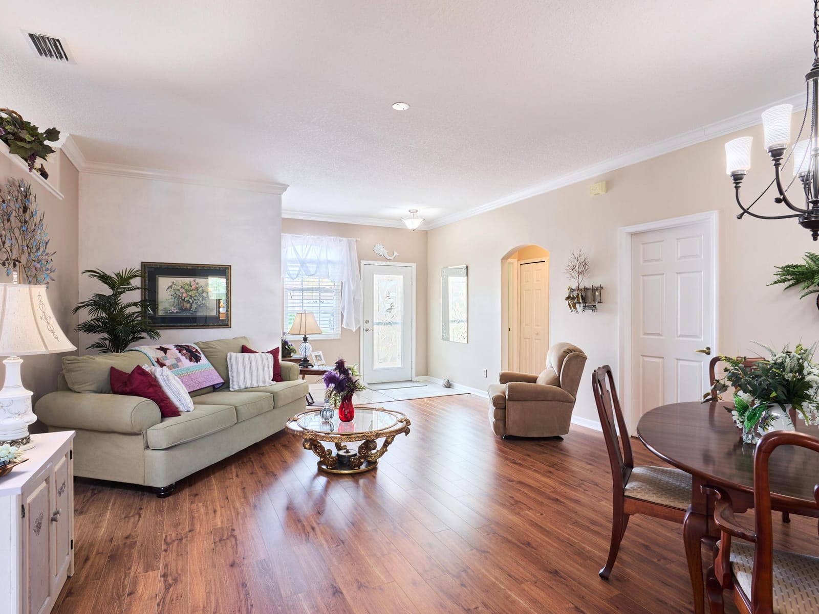 875 NW Sarria Court — photo 2